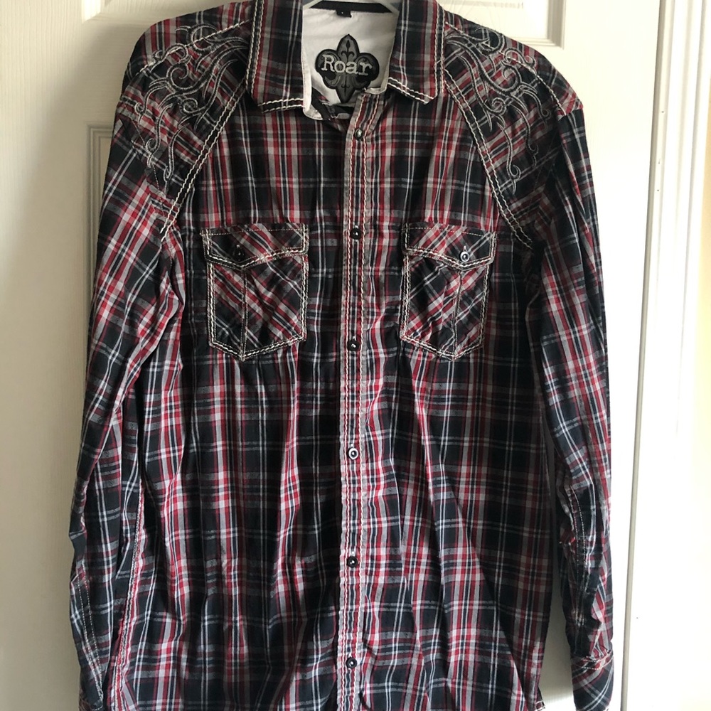 Men’s Large Roar Strength Burgundy Button up